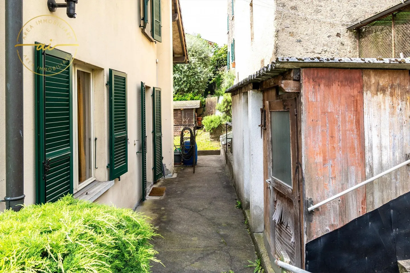 Geräumiges Haus mit Gewerberaum - Foto 4 von 13