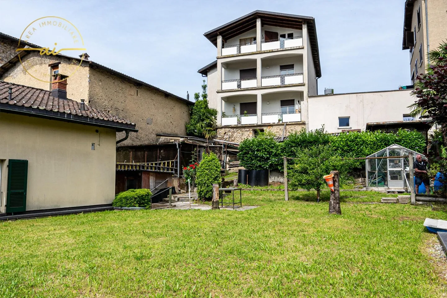 Geräumiges Haus mit Gewerberaum - Foto 6 von 13