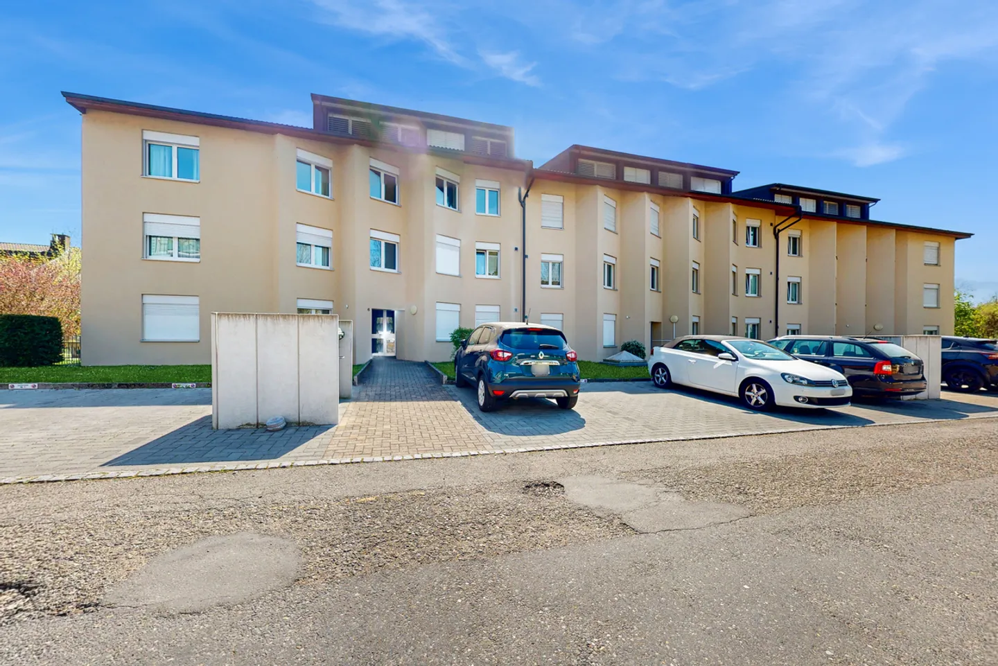 Box de garage à Biel - Bözingen - Photo 1 sur 2