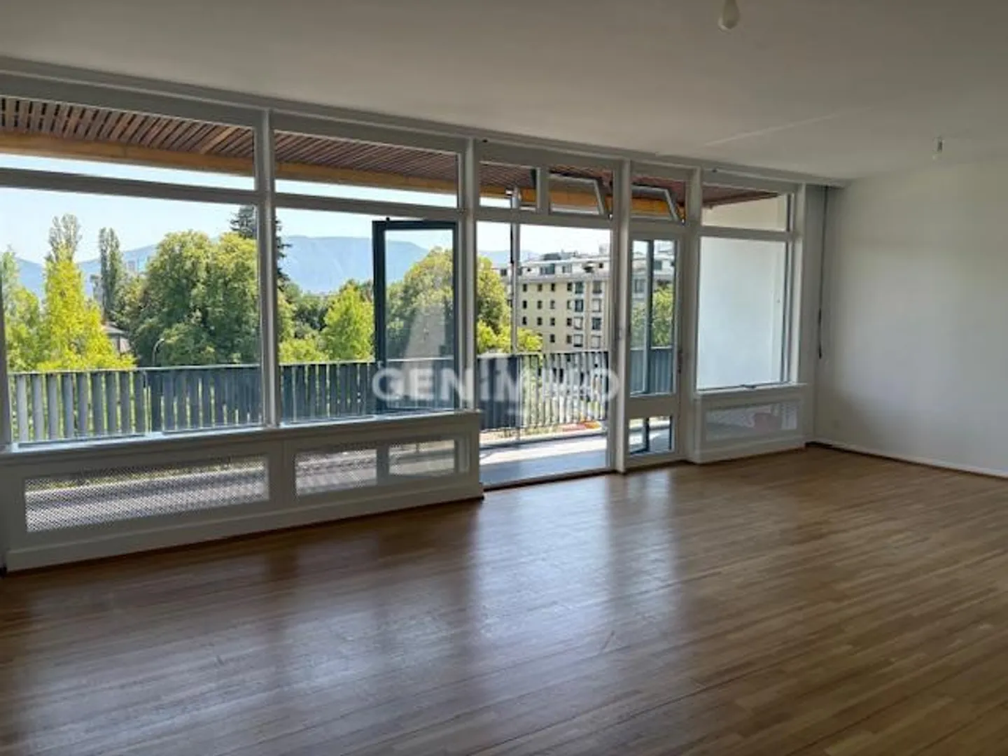 Appartamento di 5 locali con doppia esposizione - Foto 2 di 4