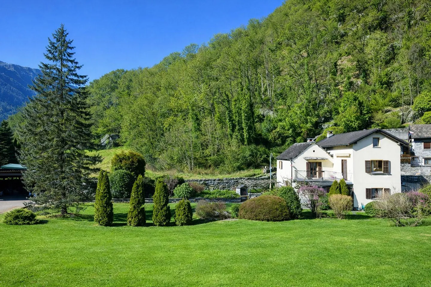Maison de campagne exclusive avec un terrain de 2 500 m² à Maggia - Photo 1 sur 30