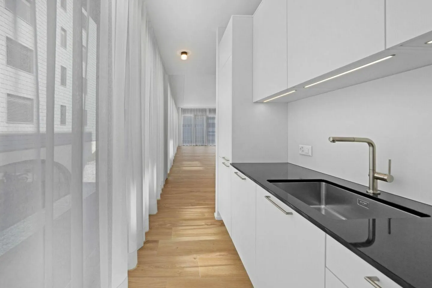 Apartment for rent - Photo 3 of 6