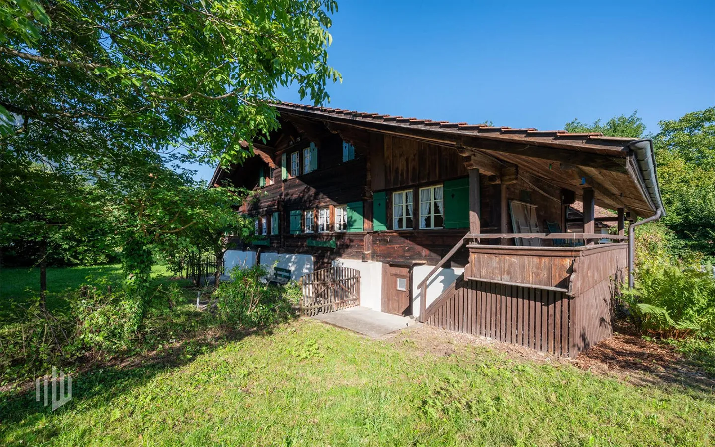 ImmoWyss - Grande riserva fondiaria con chalet rustico e vista sul Niesen - Foto 4 di 8