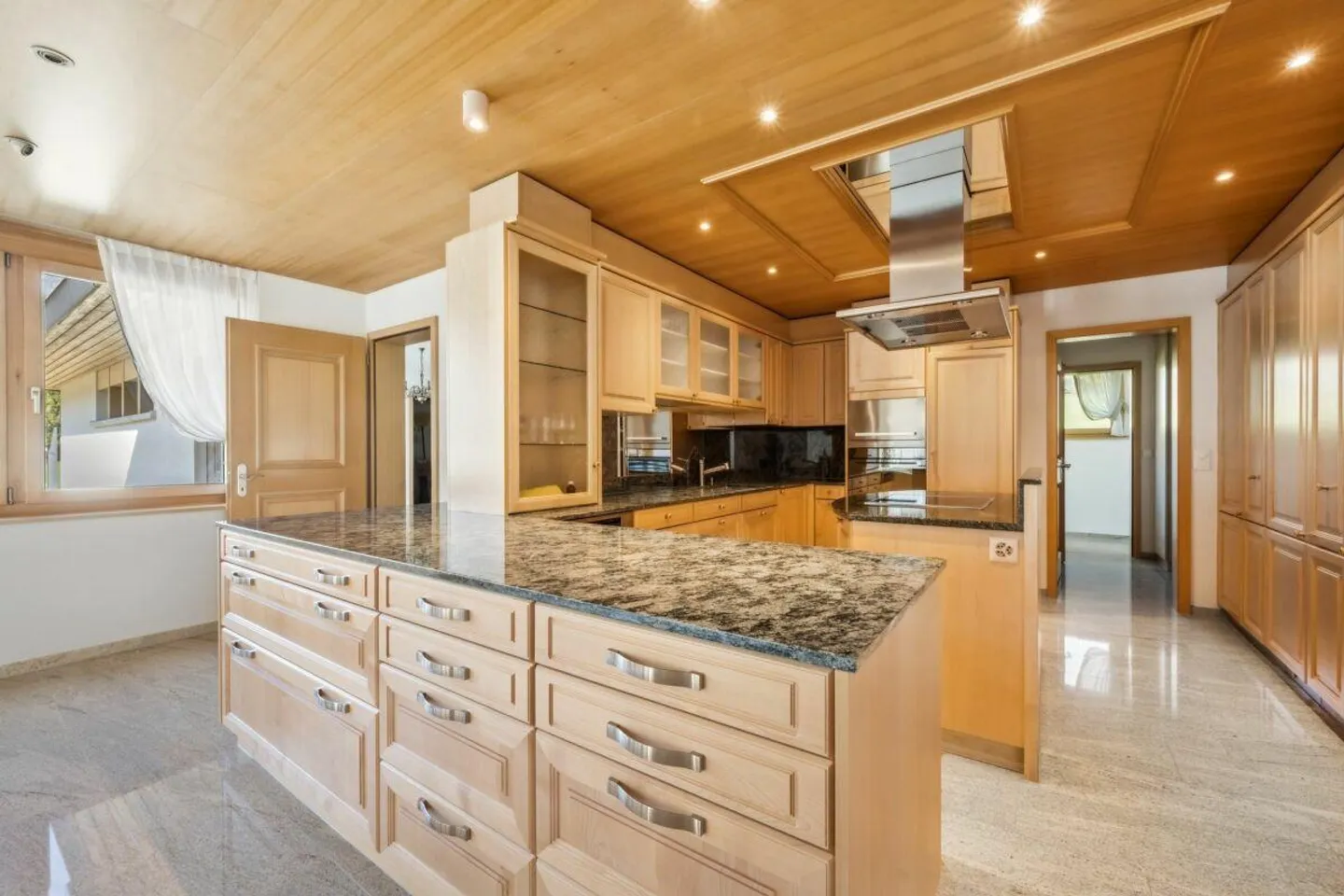 Villa de campagne exclusive avec garage souterrain, maison de fête, maison de jardin et vastes terrains directement sur la rivière Thur - Photo 7 sur 13