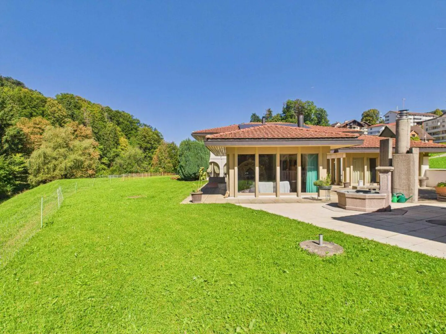 Villa de campagne exclusive avec garage souterrain, maison de fête, maison de jardin et vastes terrains directement sur la rivière Thur - Photo 3 sur 13