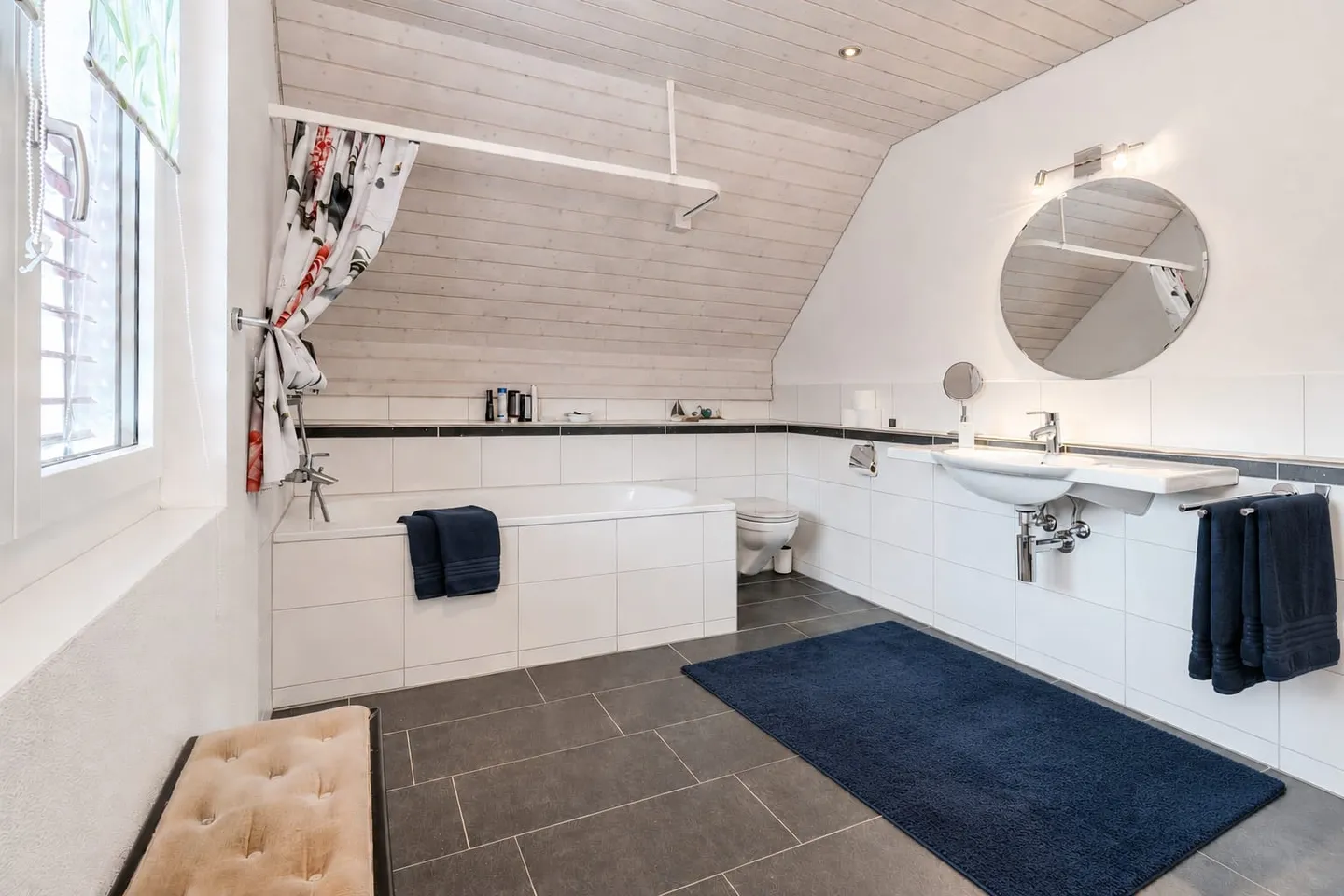 Moderne freistehende Familiehaus - Foto 11 von 13