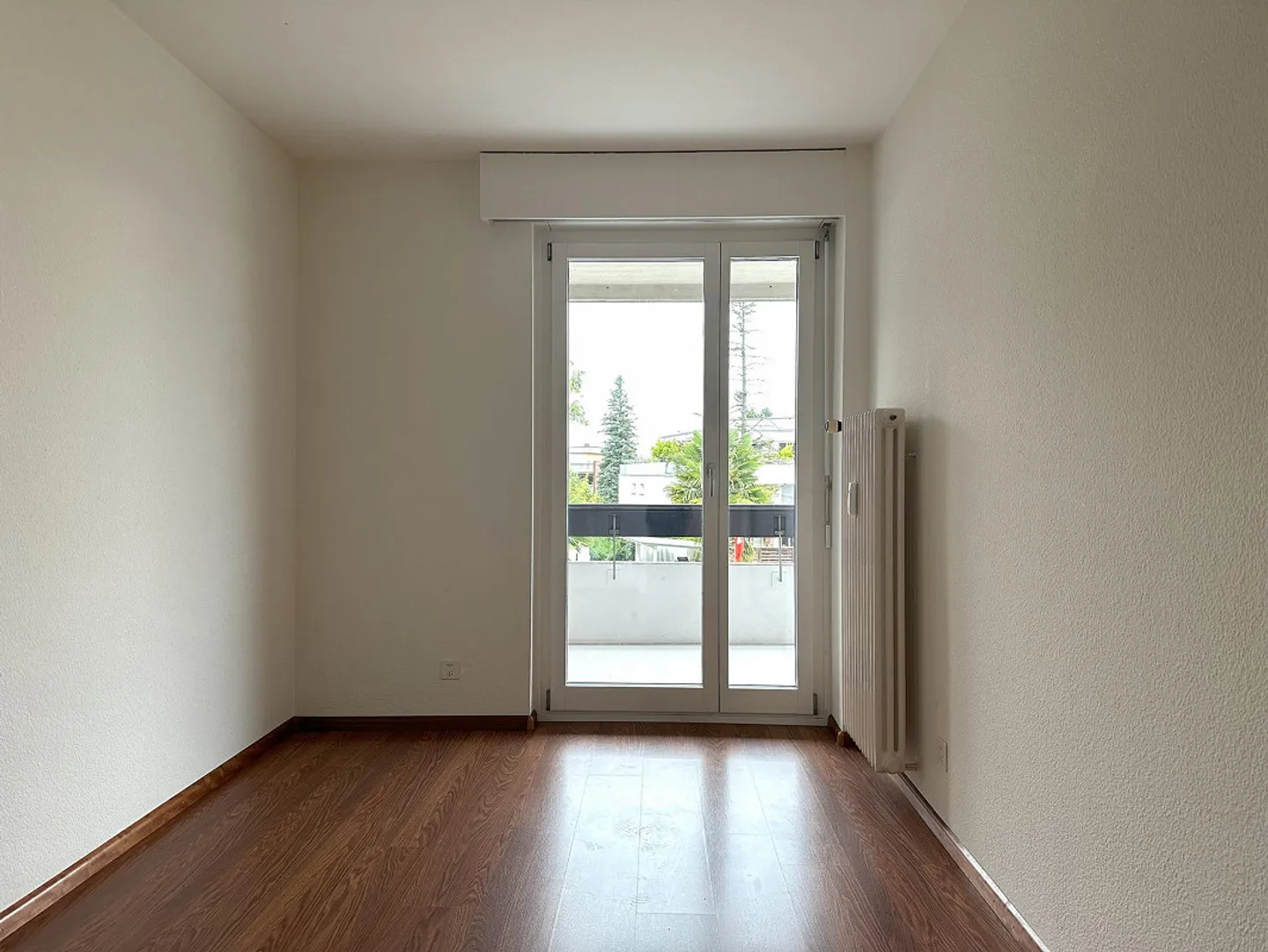 Bright 5.5-room apartment with fireplace and two balconies in Allschwil - Photo 7 of 17