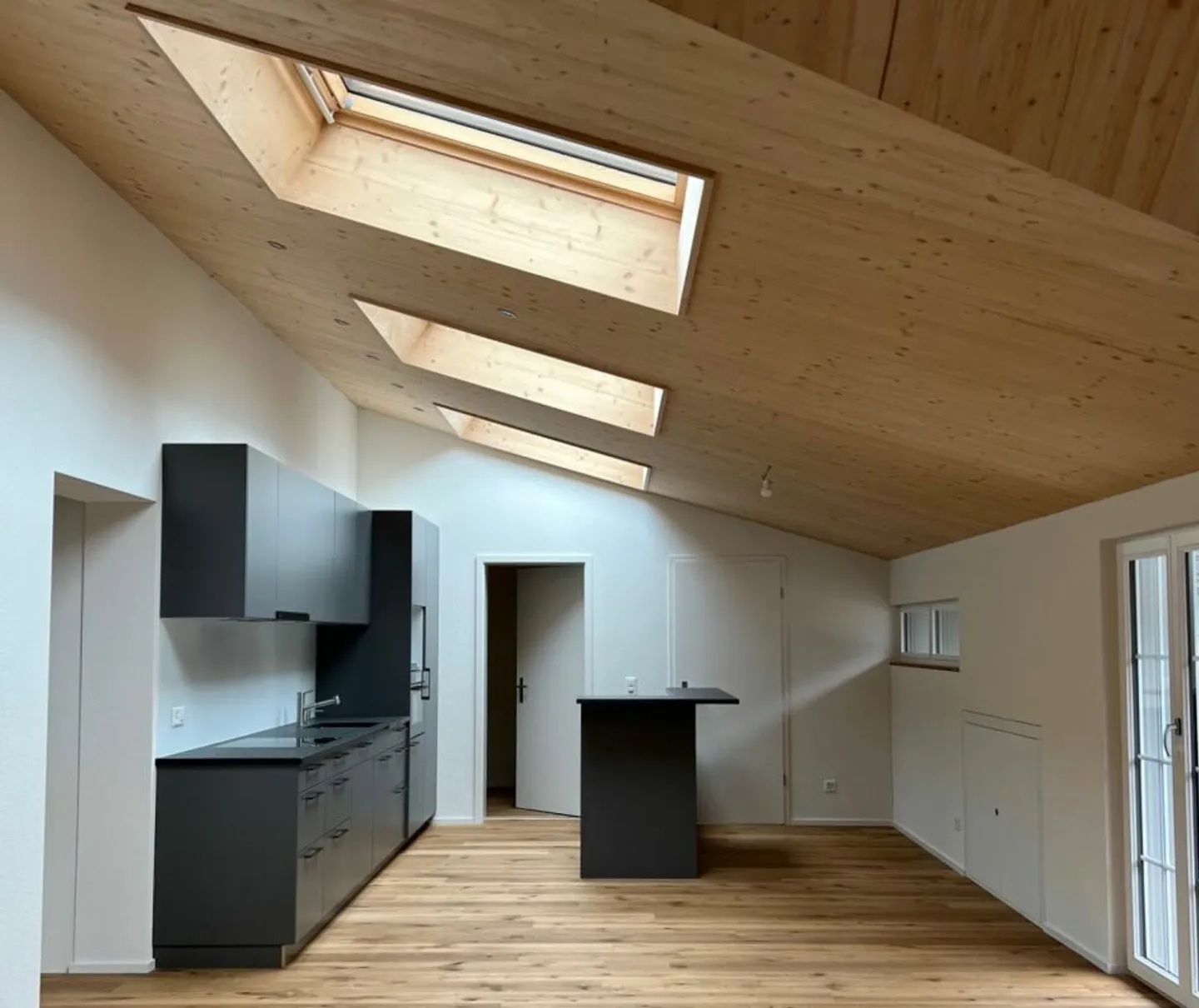 Mehrfamilienhaus in der Altstadt von Glarus - Foto 5 von 14