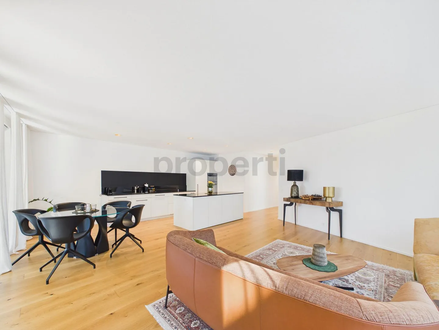 Elegant 3.5-room apartment with lake view and large balcony - Photo 4 of 12