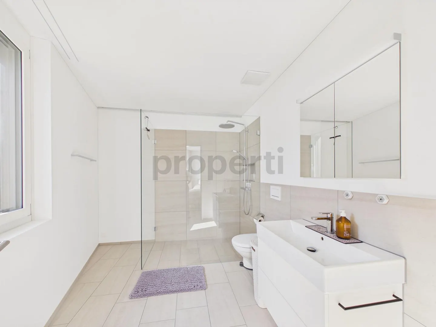 Elegant 3.5-room apartment with lake view and large balcony - Photo 9 of 12