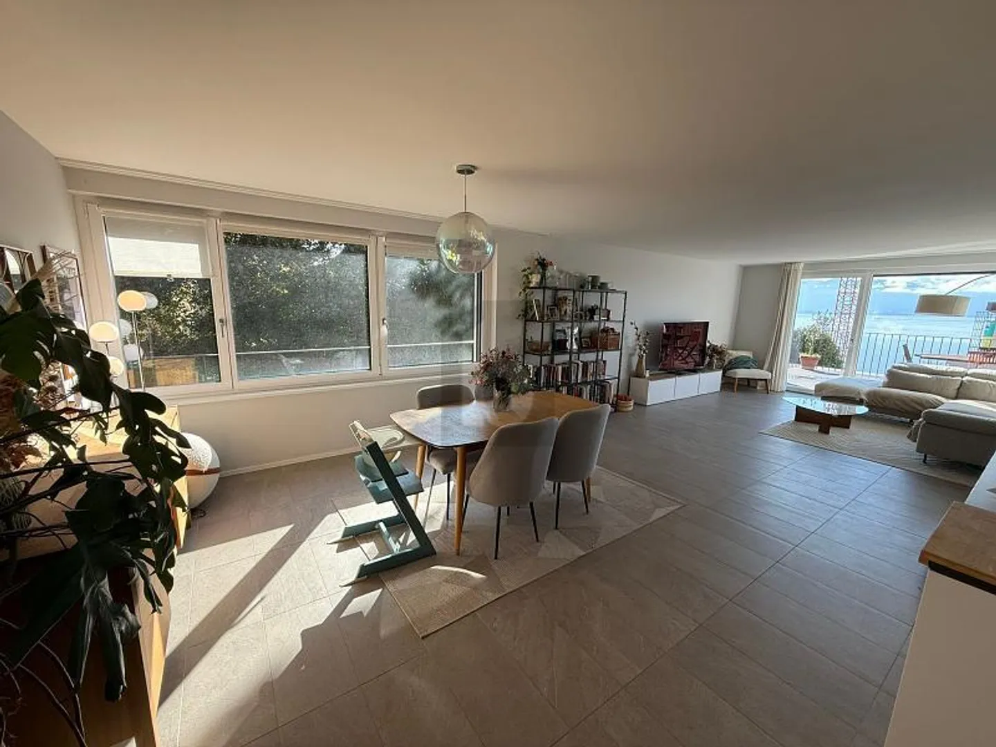 LUMINOSO CON VISTA SUL LAGO - Foto 3 di 6