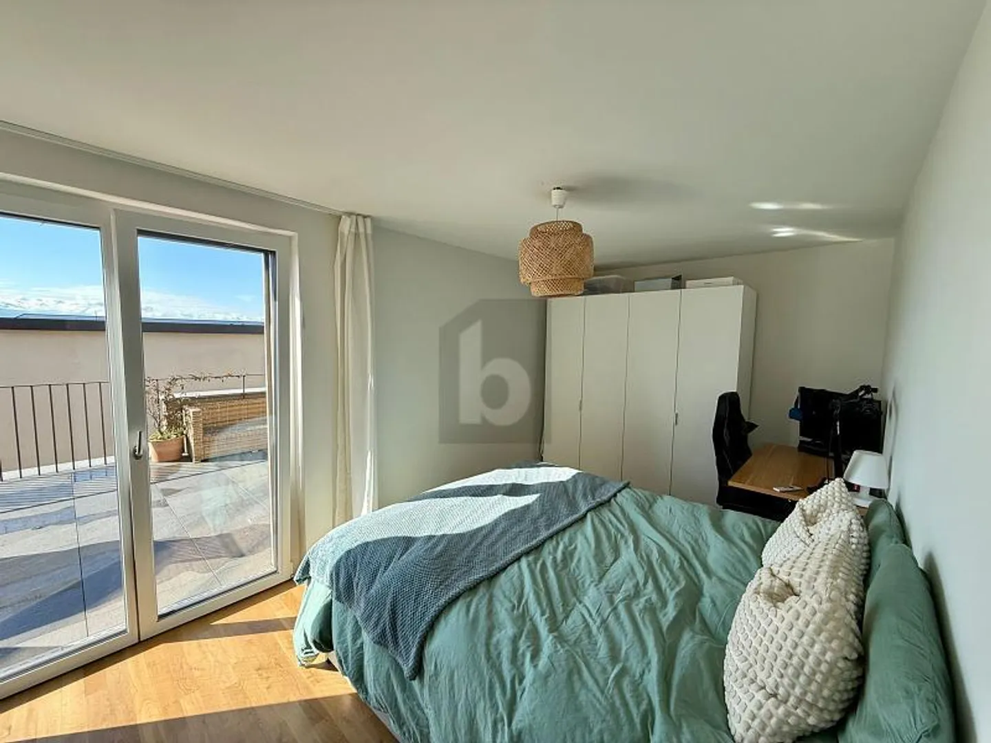 LUMINOSO CON VISTA SUL LAGO - Foto 4 di 6