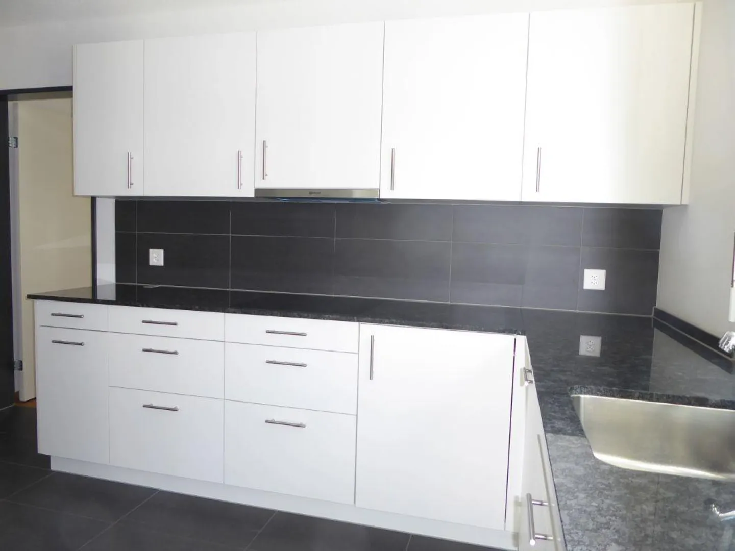 Appartement moderne 3 1/2 pièces avec grand balcon - Photo 8 sur 15