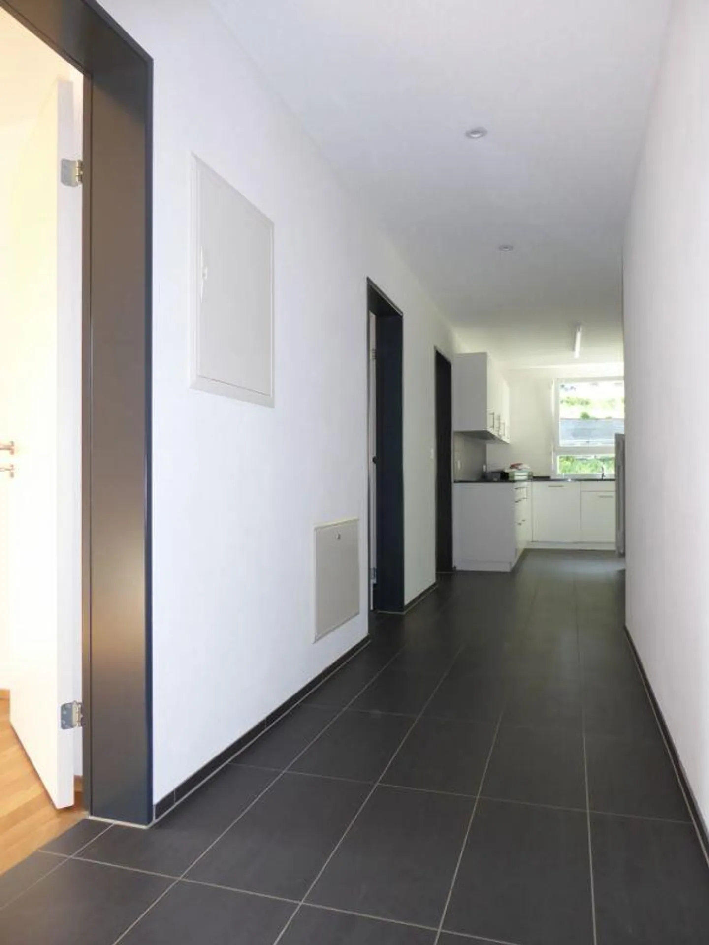 Appartement moderne 3 1/2 pièces avec grand balcon - Photo 11 sur 15