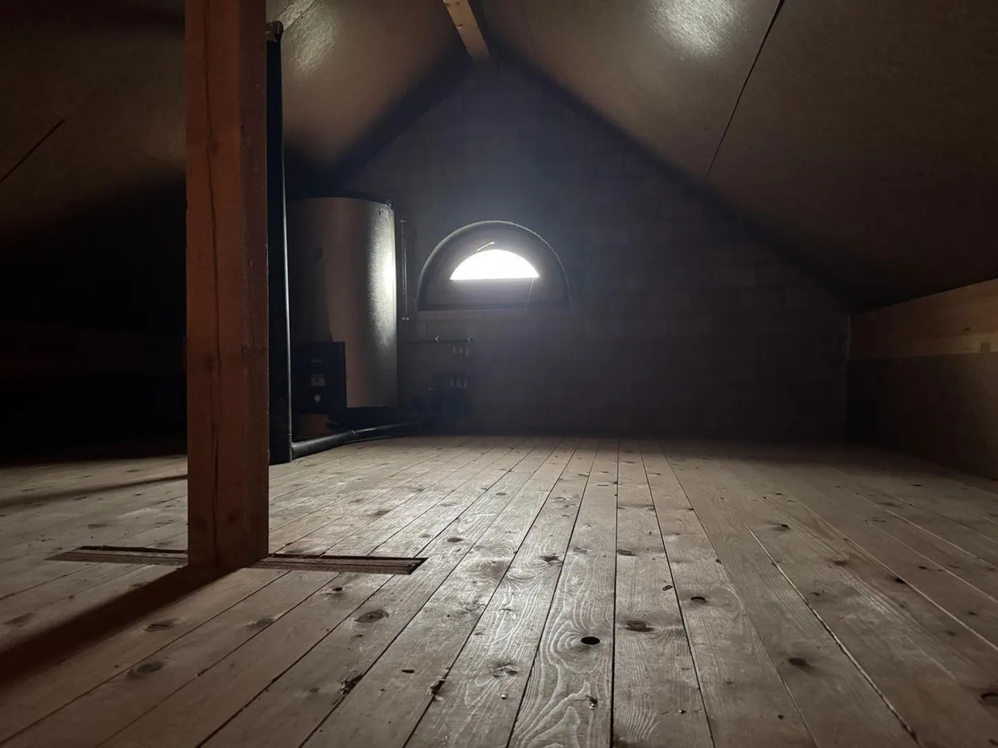 Charming Apartment with Attic, Garden, and Garage - Photo 11 of 11