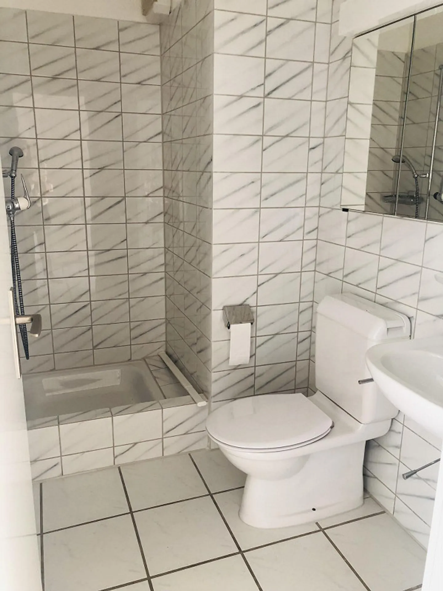 Modern, bright apartment in a quiet location - Photo 6 of 9