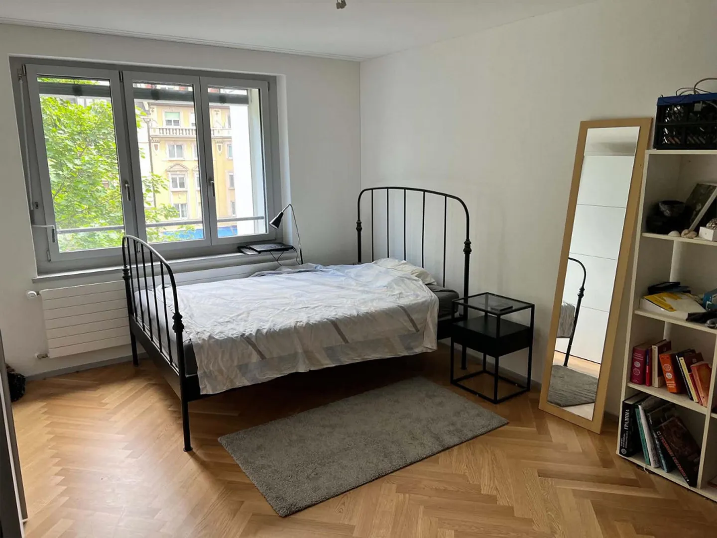 2.5 Room Apartment available from 1.7 in ZH-Seefeld - Photo 2 of 5