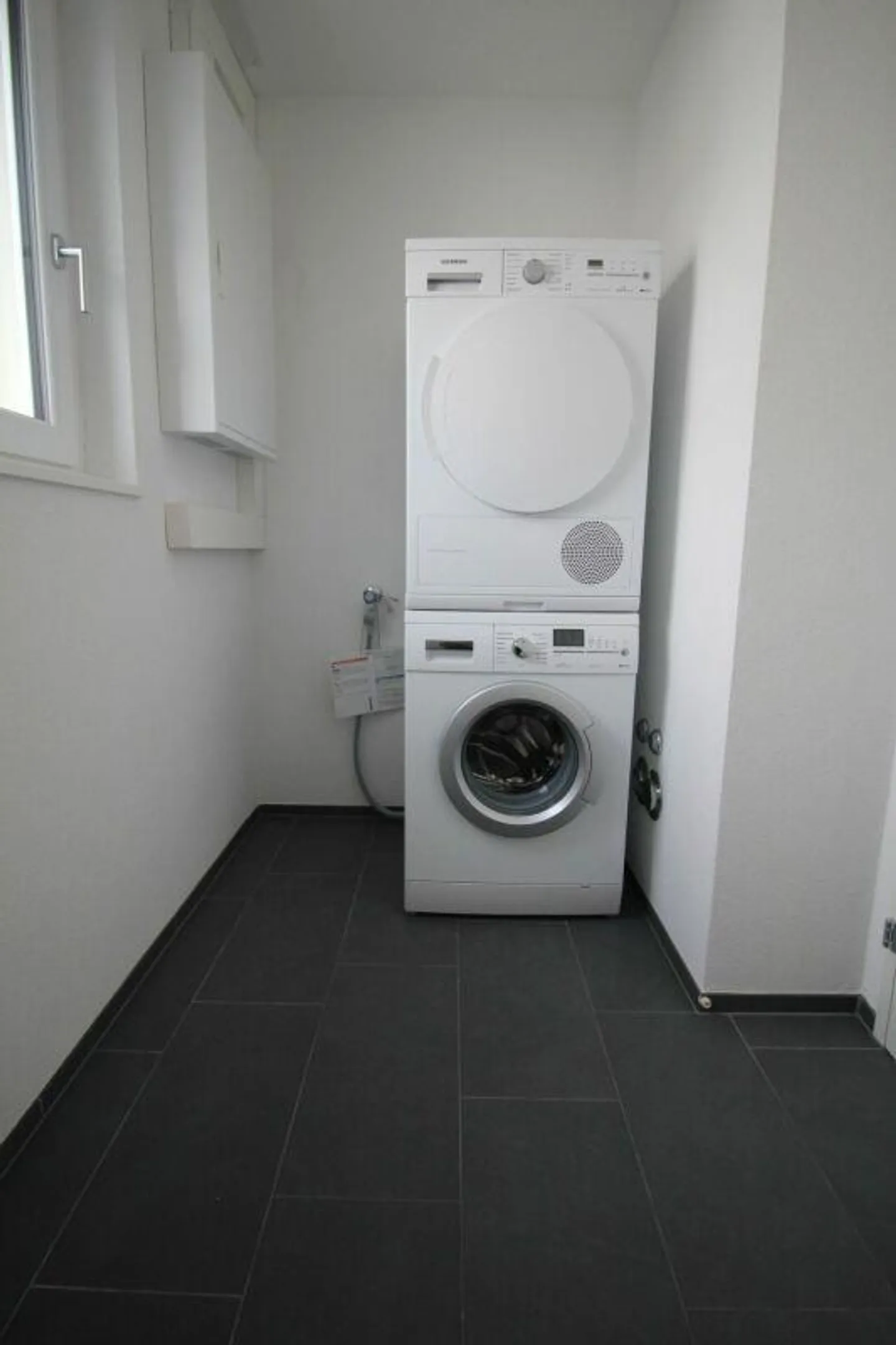 Moderne 4.5-Zimmer-Wohnung zu vermieten! - Foto 9 von 11