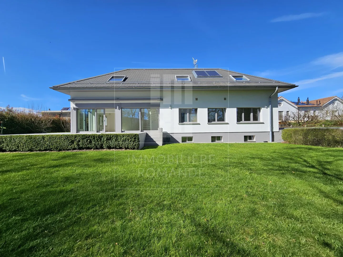 Beeindruckende Villa Nähe Genf - Foto 2 von 7
