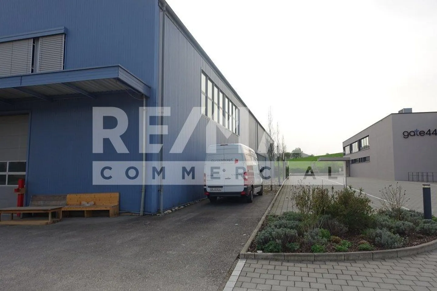 Circa 940 m2 di spazio di stoccaggio/commerciale - Foto 2 di 6