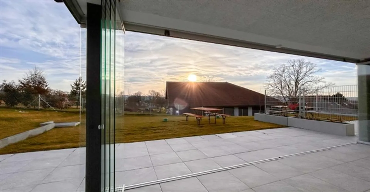 Dépôt spacieux avec appartement - Photo 3 sur 13