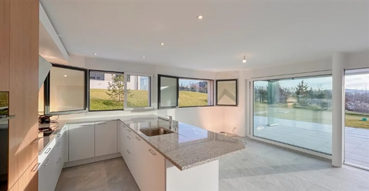 Dépôt spacieux avec appartement - Photo 2 sur 13