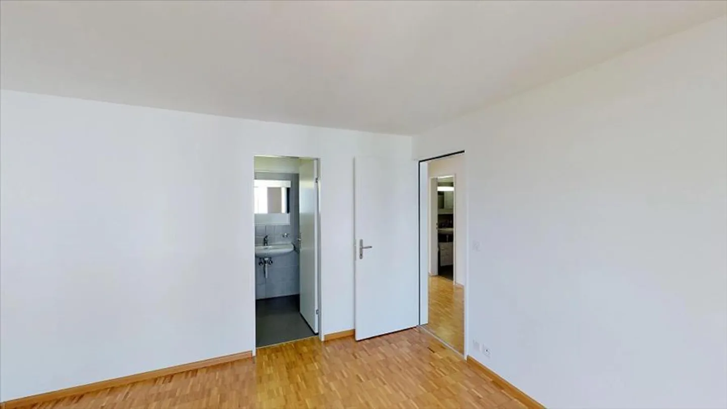 In a quiet neighborhood - Photo 6 of 6