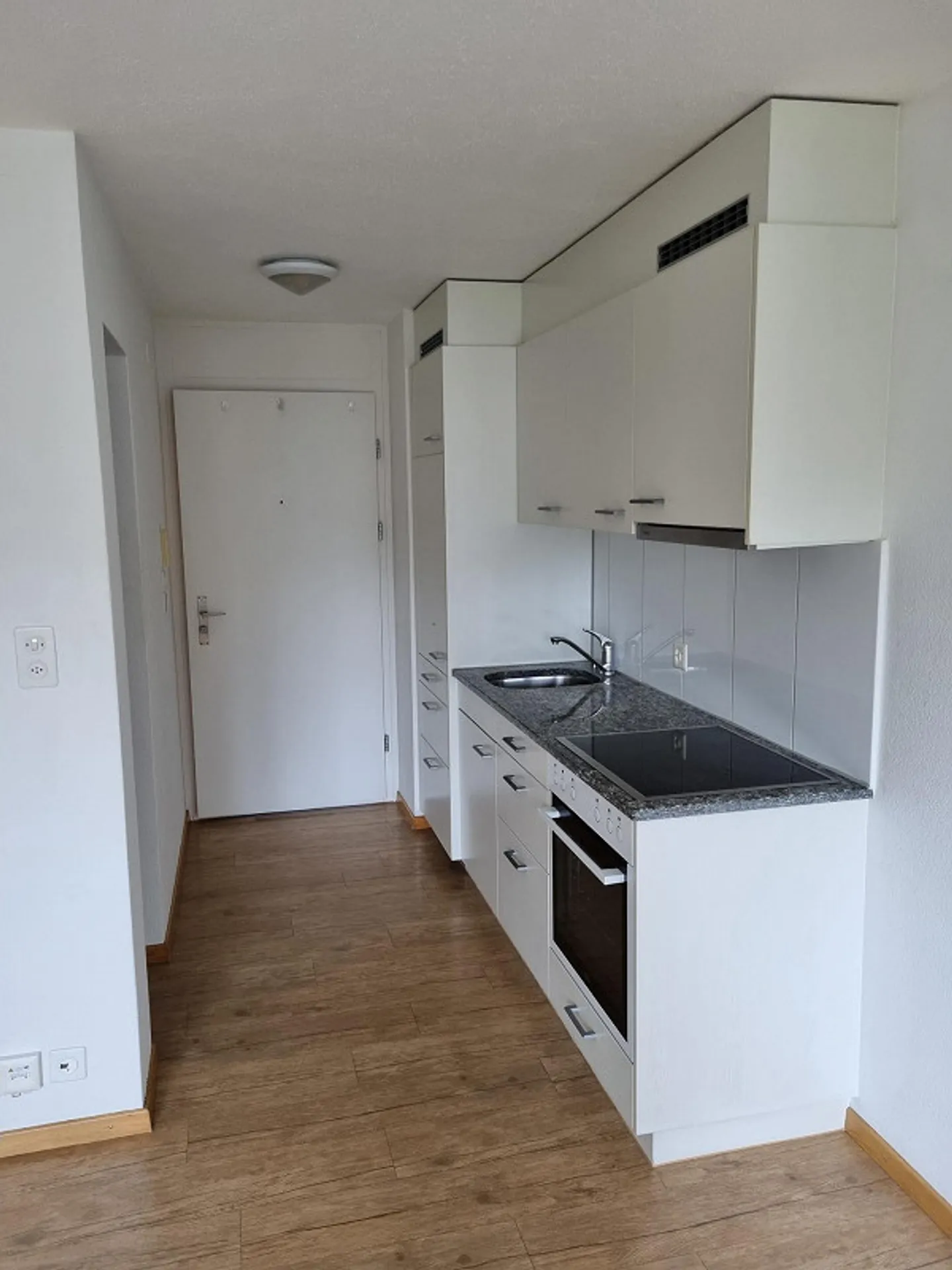 1-room apartment for rent in Niederuzwil - Photo 2 of 7