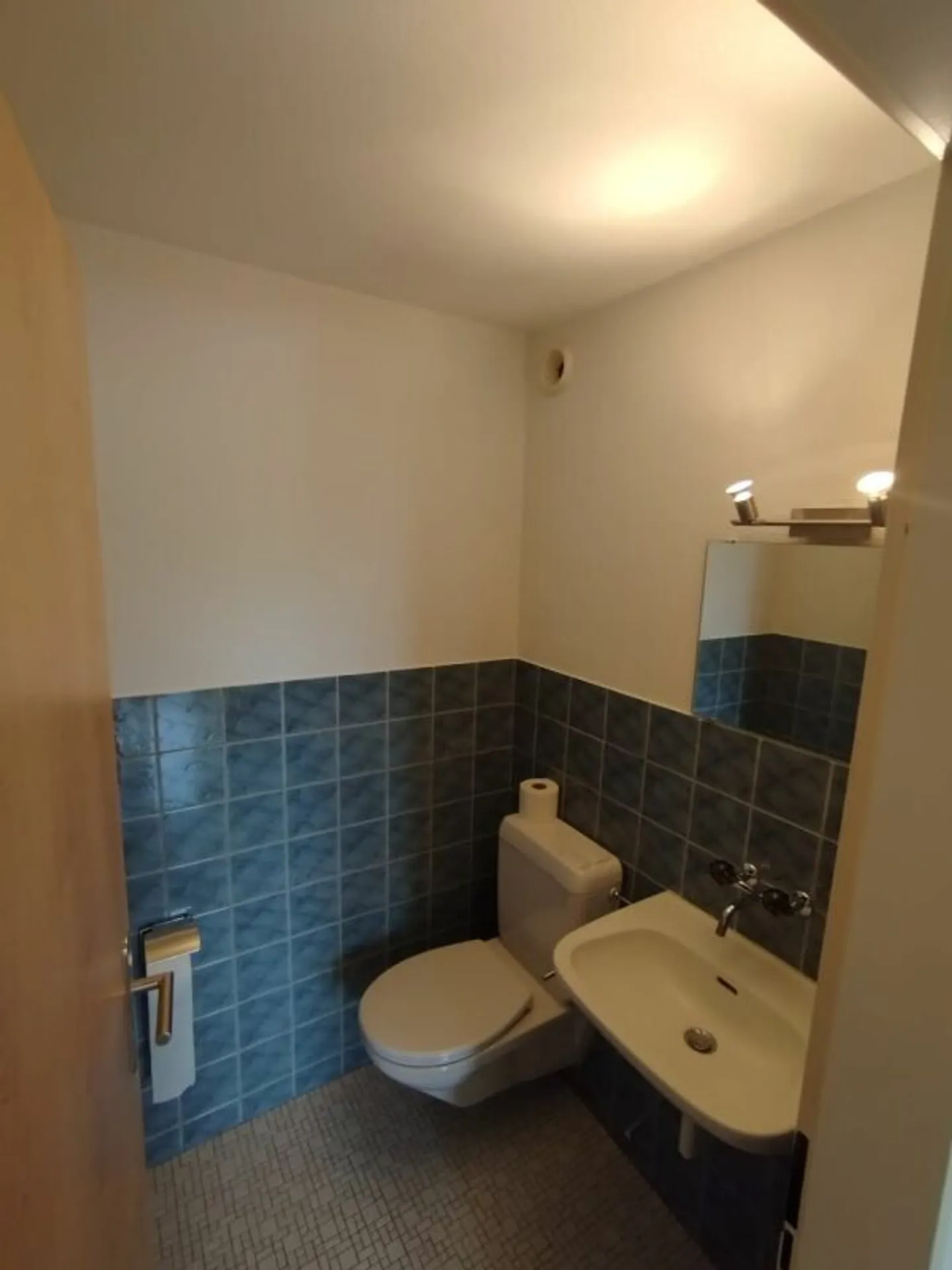 Charming Apartment in Prime Location - Photo 3 of 10