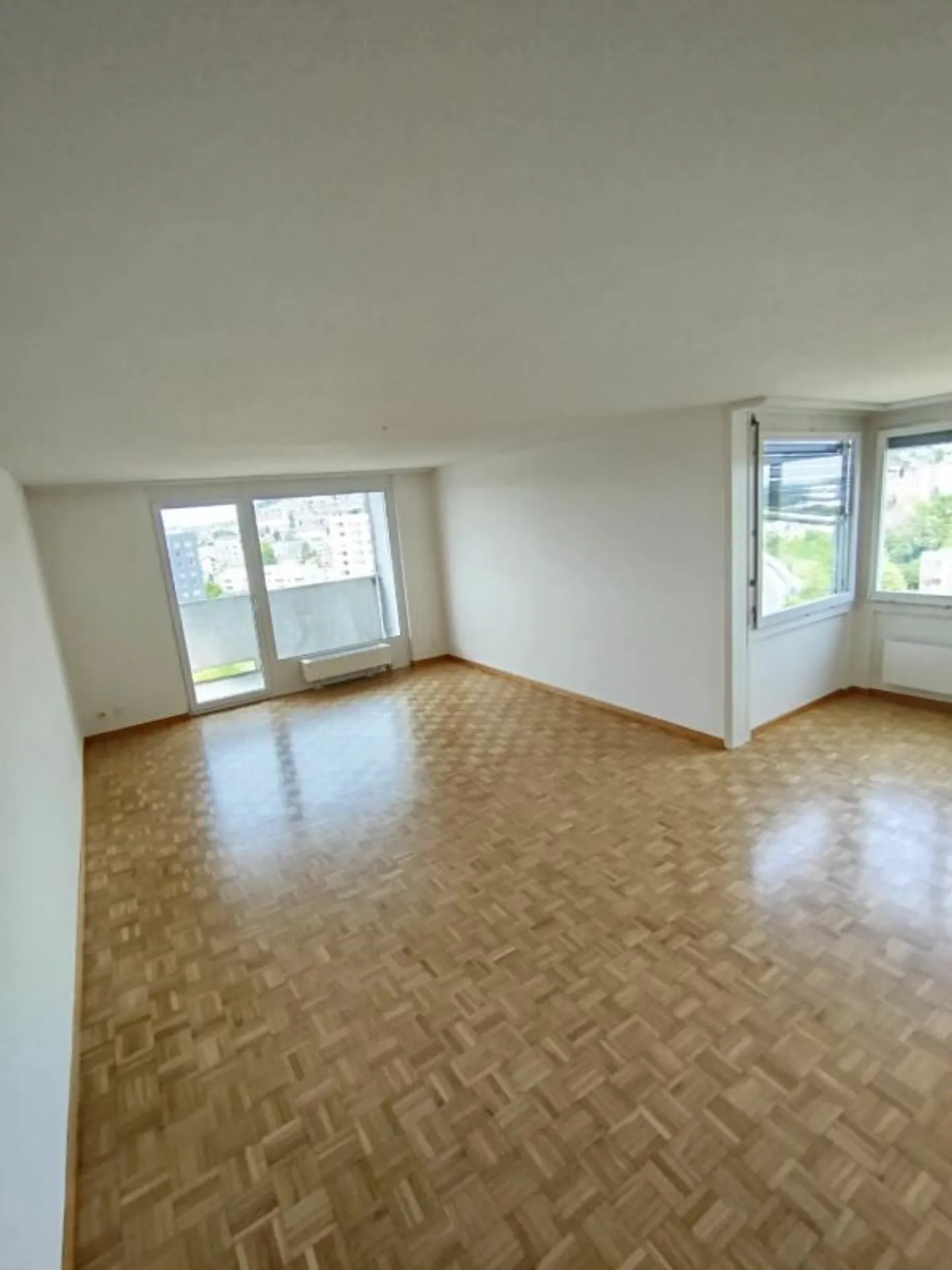 Charming Apartment in Prime Location - Photo 8 of 10