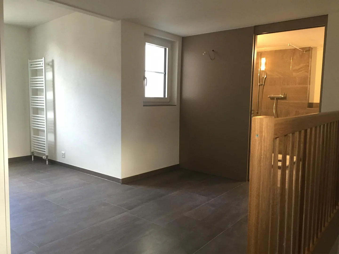 Dans le vieux centre du village - Photo 2 sur 12