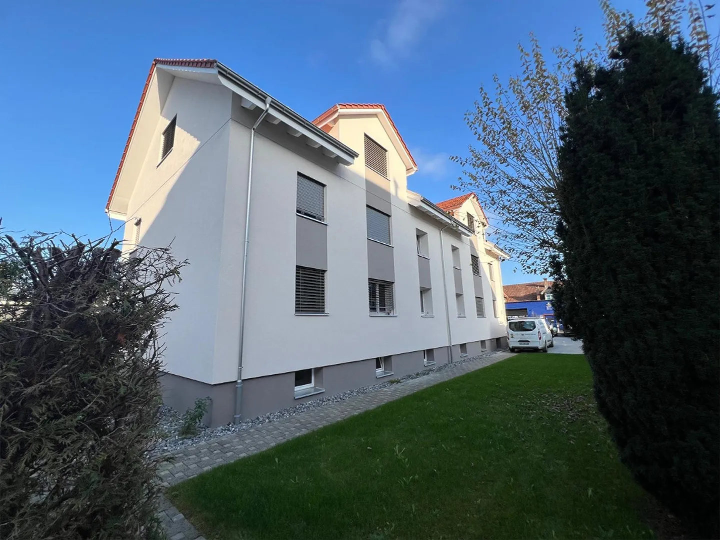 Appartement penthouse moderne de 2,5 pièces avec finition de haute qualité et beaucoup de charme - Photo 10 sur 10