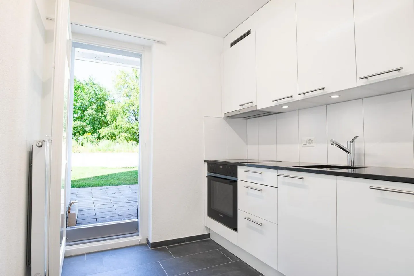 Renovated 2-room apartment for rent in Spreitenbach! - Photo 3 of 8