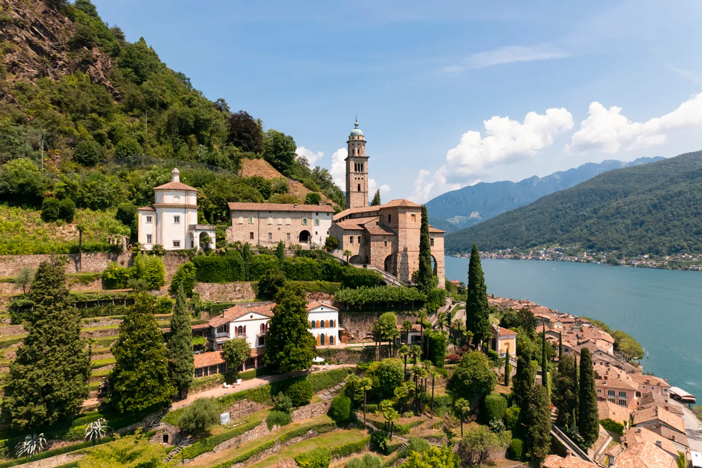 Zeitlose Eleganz in exklusiver Lage - Foto 1 von 23