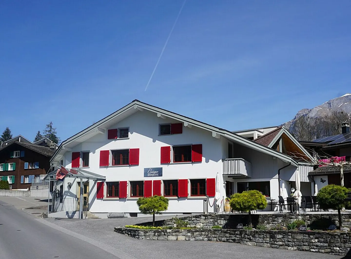 Liegenschaft an sonniger Lage mit bezauberndem Blick in die Glarner Bergwelt! - Foto 2 von 18