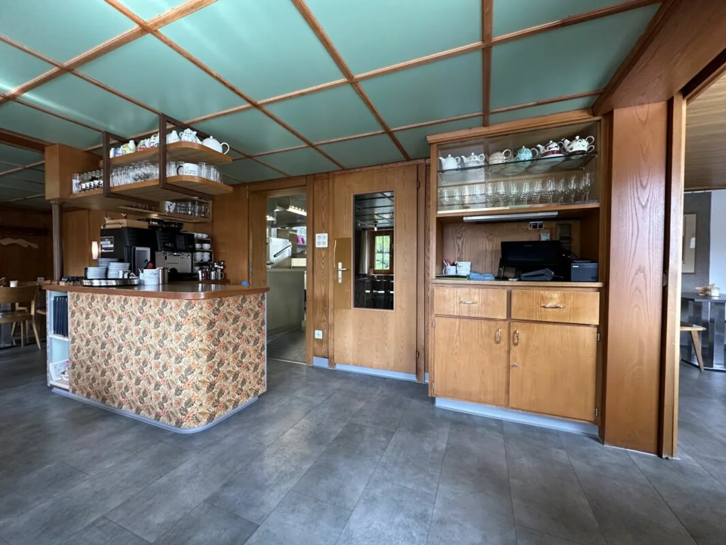 Liegenschaft an sonniger Lage mit bezauberndem Blick in die Glarner Bergwelt! - Foto 8 von 18