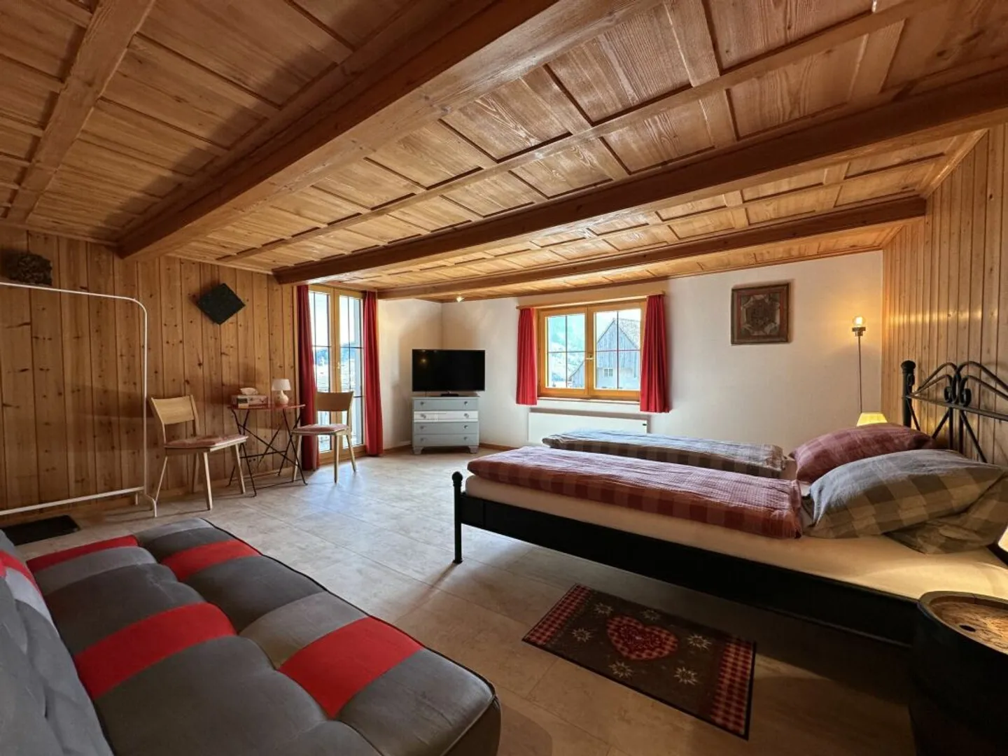 Liegenschaft an sonniger Lage mit bezauberndem Blick in die Glarner Bergwelt! - Foto 13 von 18