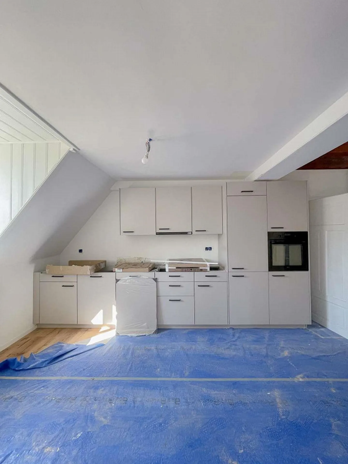 Renovated 4.5-room apartment with breathtaking lake view - Photo 1 of 8