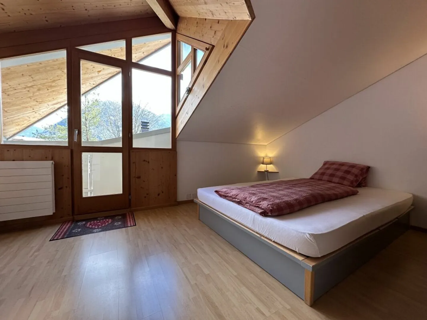 Liegenschaft an sonniger Lage mit bezauberndem Blick in die Glarner Bergwelt! - Foto 15 von 18