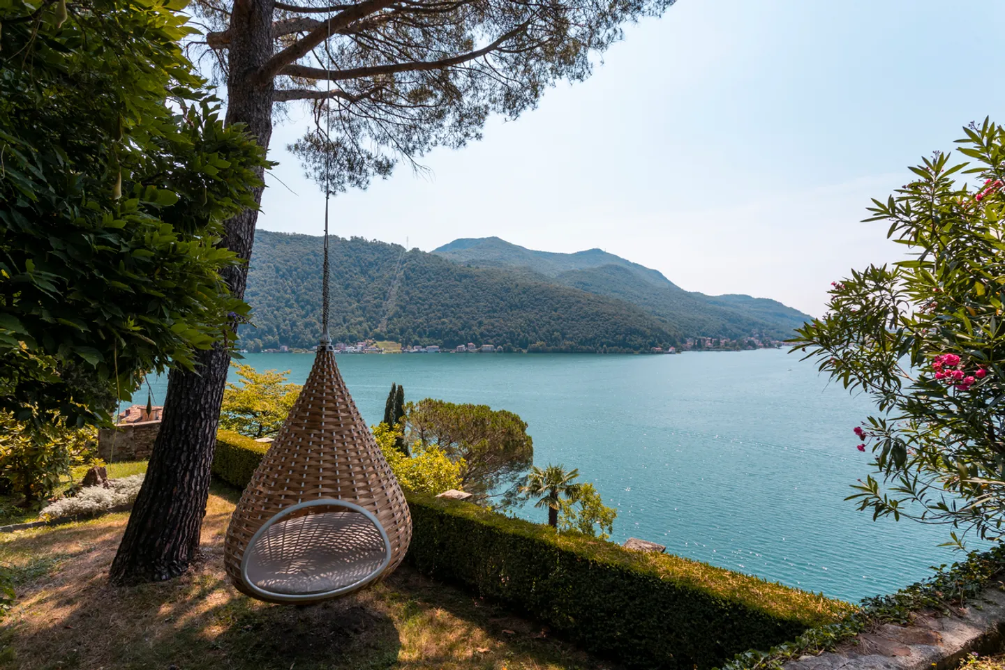 Zeitlose Eleganz in exklusiver Lage - Foto 10 von 23