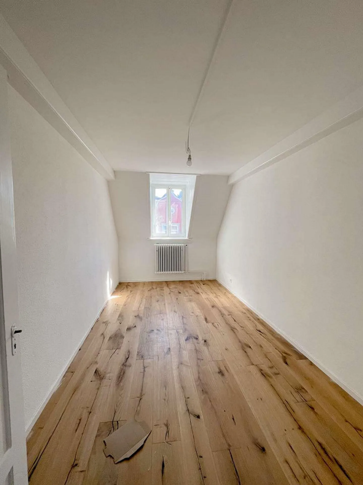 Renovated 4.5-room apartment with breathtaking lake view - Photo 2 of 8