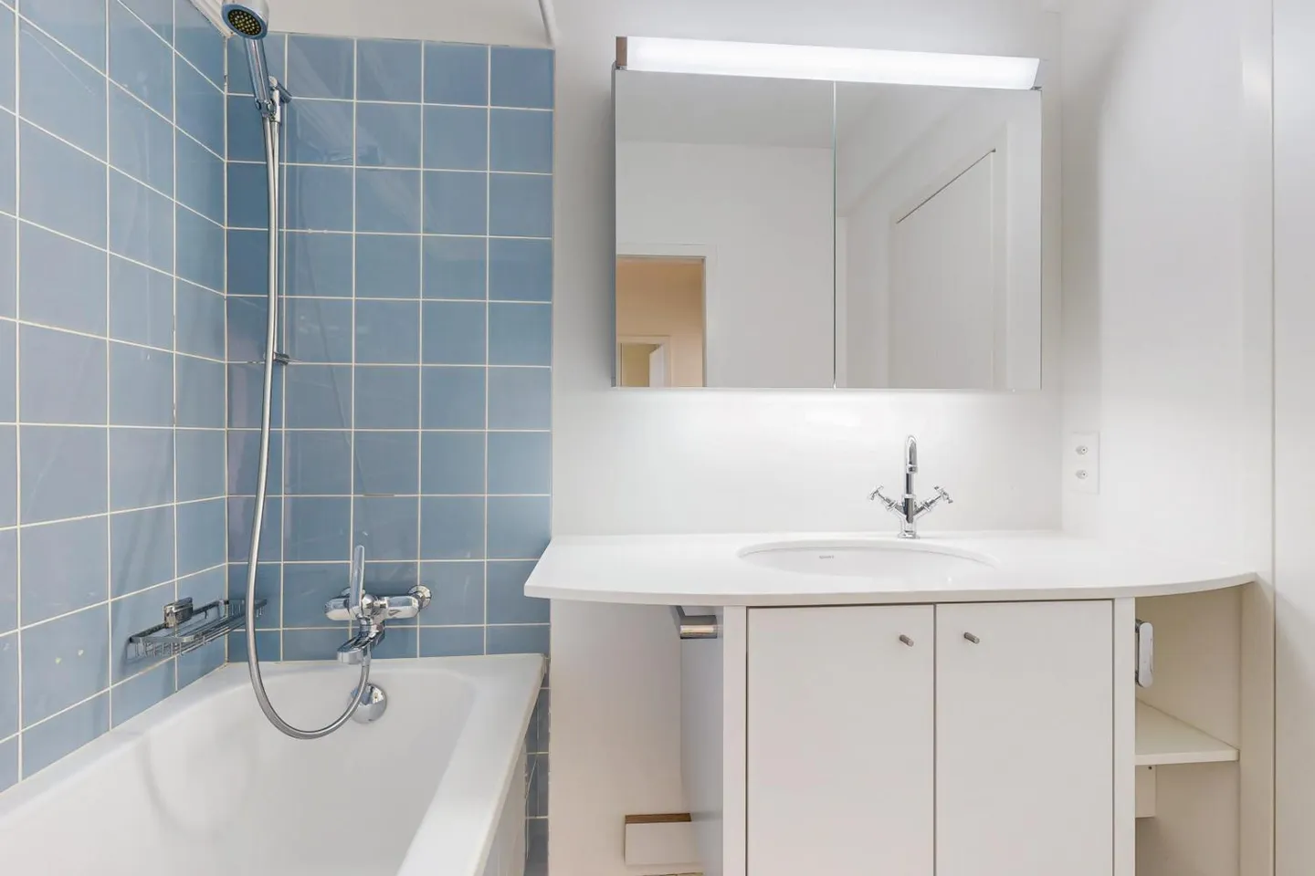 La tua nuova oasi di benessere con vista! - Foto 9 di 11