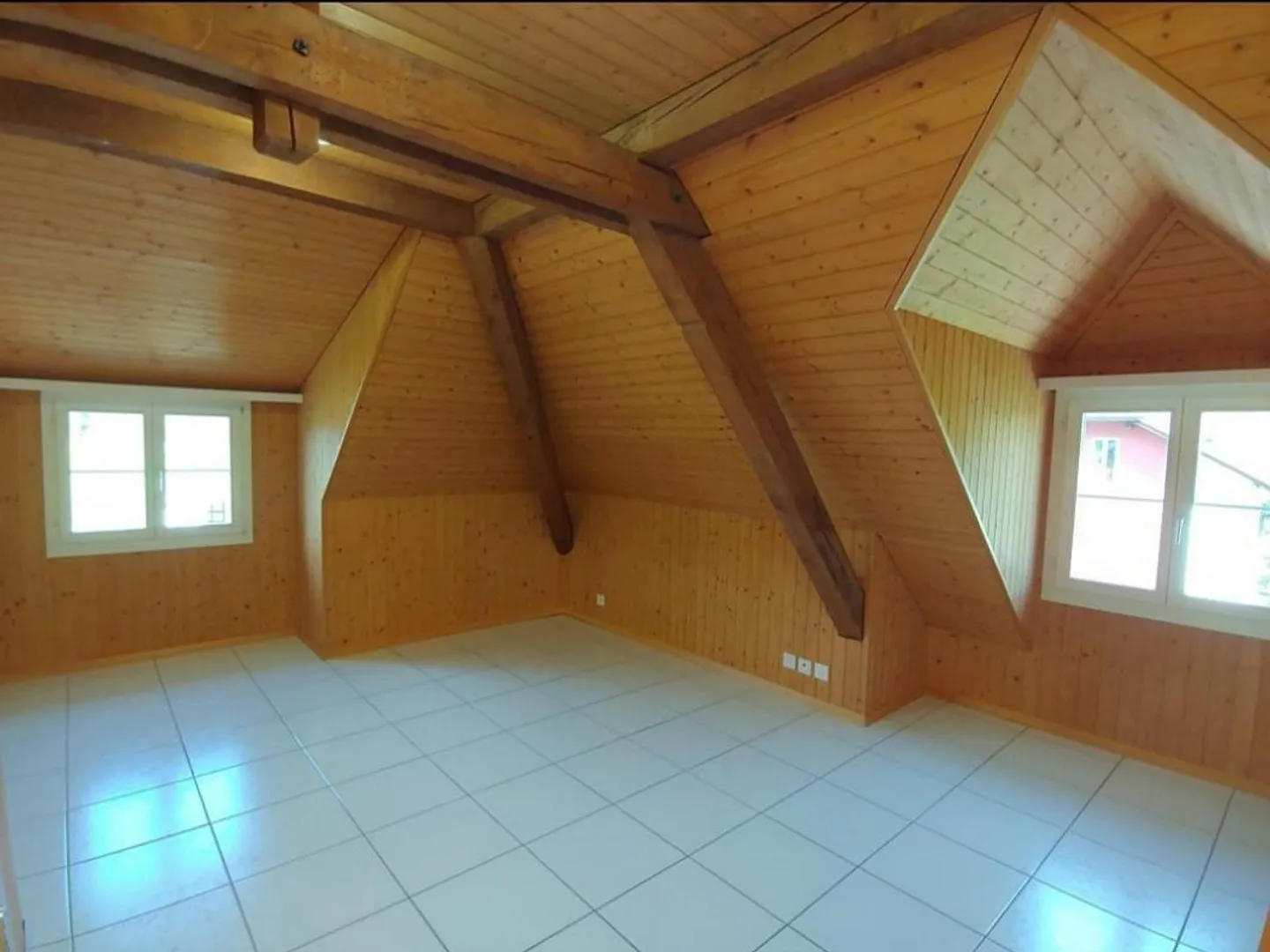 Appartamento attico luminoso e accogliente a Ennetmoos, Allweg, disponibile dal 1° dicembre - Foto 1 di 8