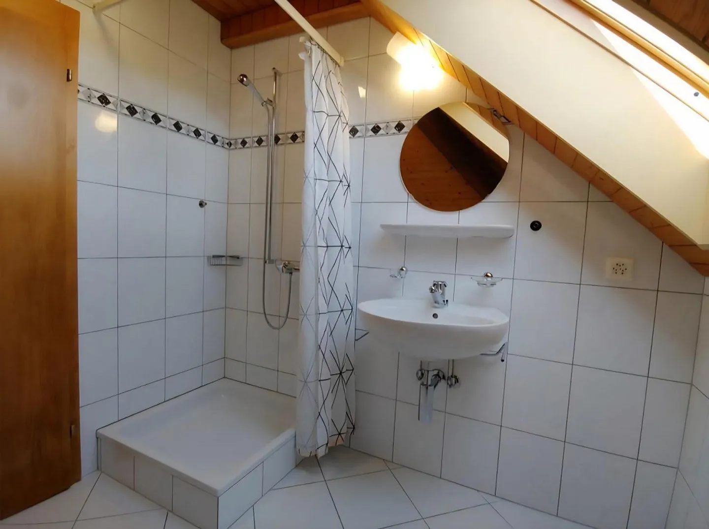Appartamento attico luminoso e accogliente a Ennetmoos, Allweg, disponibile dal 1° dicembre - Foto 5 di 8