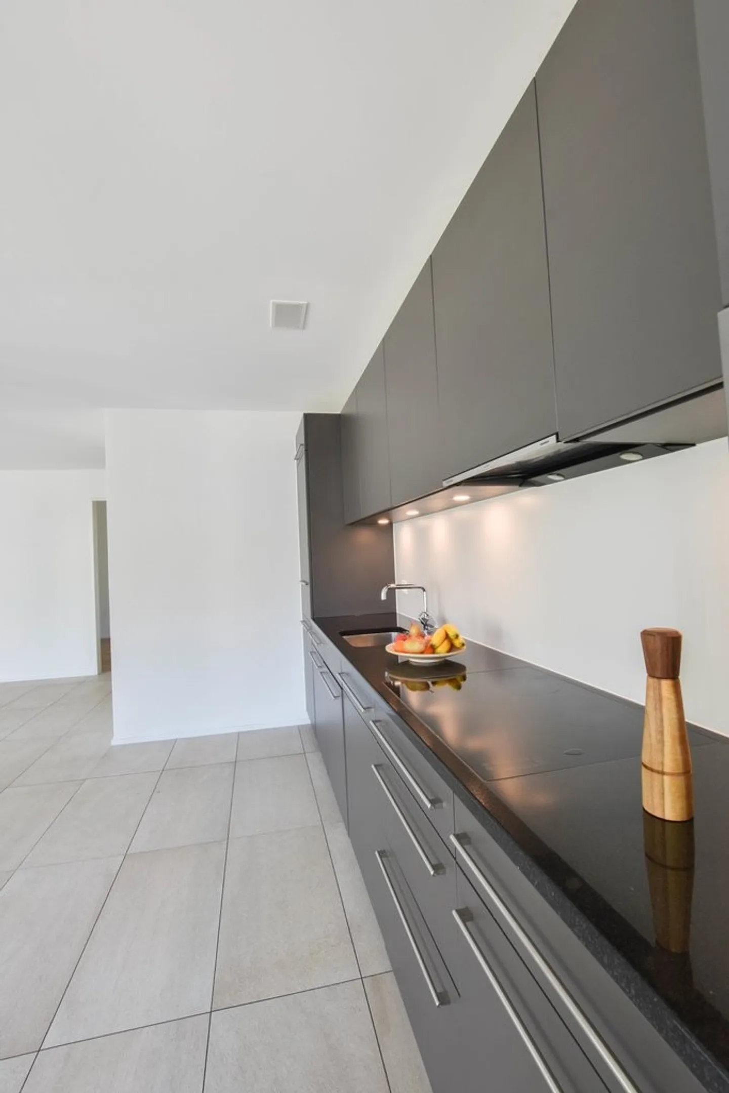 Appartamento moderno di 3,5 locali nel Jardin du Paradis - Foto 2 di 12