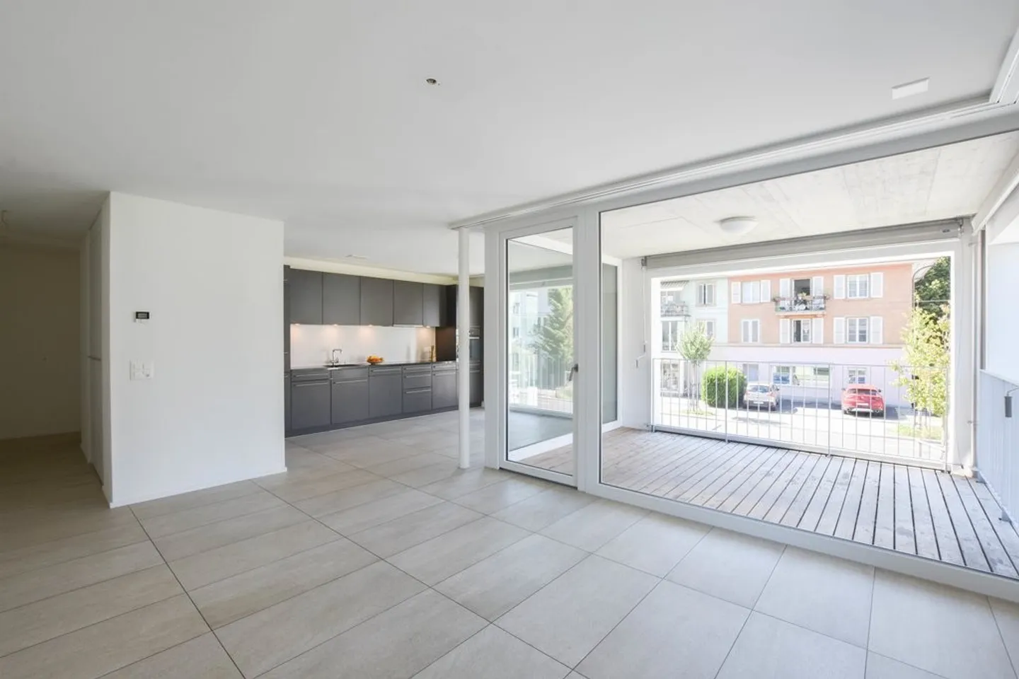 Appartamento moderno di 3,5 locali nel Jardin du Paradis - Foto 4 di 12