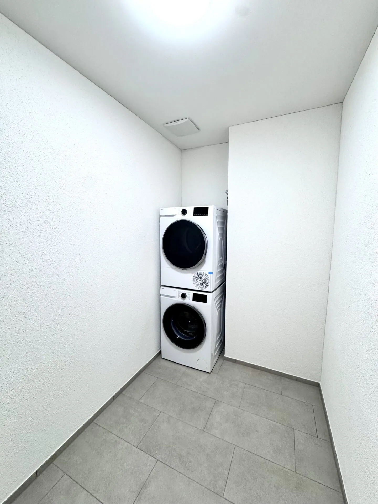 Appartamento attico di 3,5 locali a Netstal - Foto 9 di 10