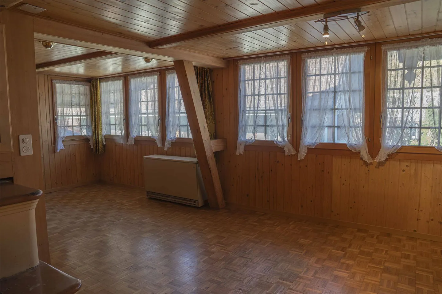 Space miracle with a usable area of approx. 211m2, lots of character and charm - Photo 18 of 29
