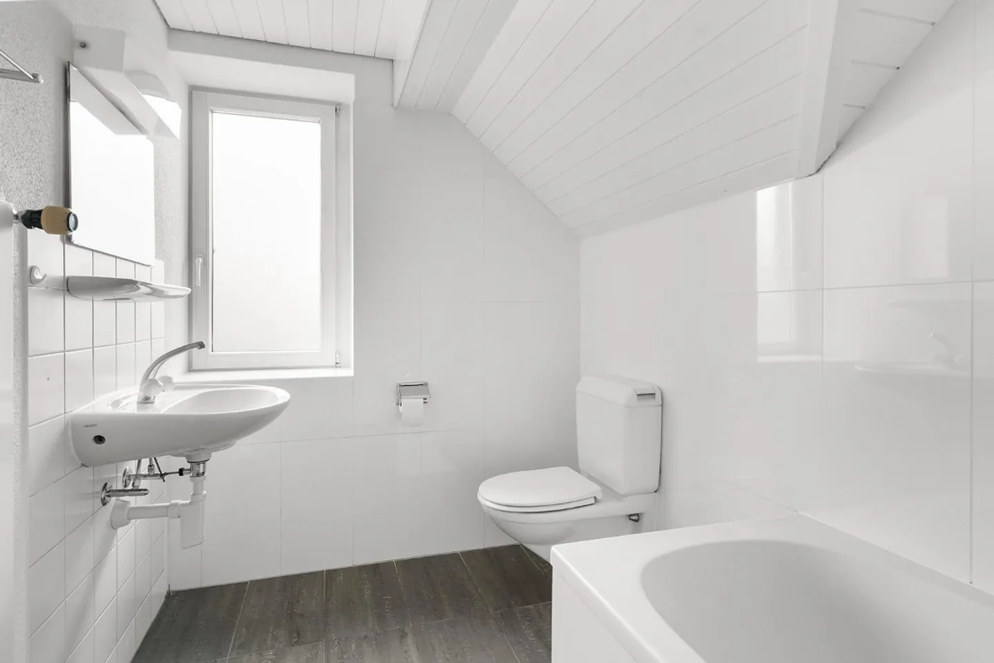 Appartamento mansardato affascinante con molto spazio e comfort moderno - Foto 8 di 11