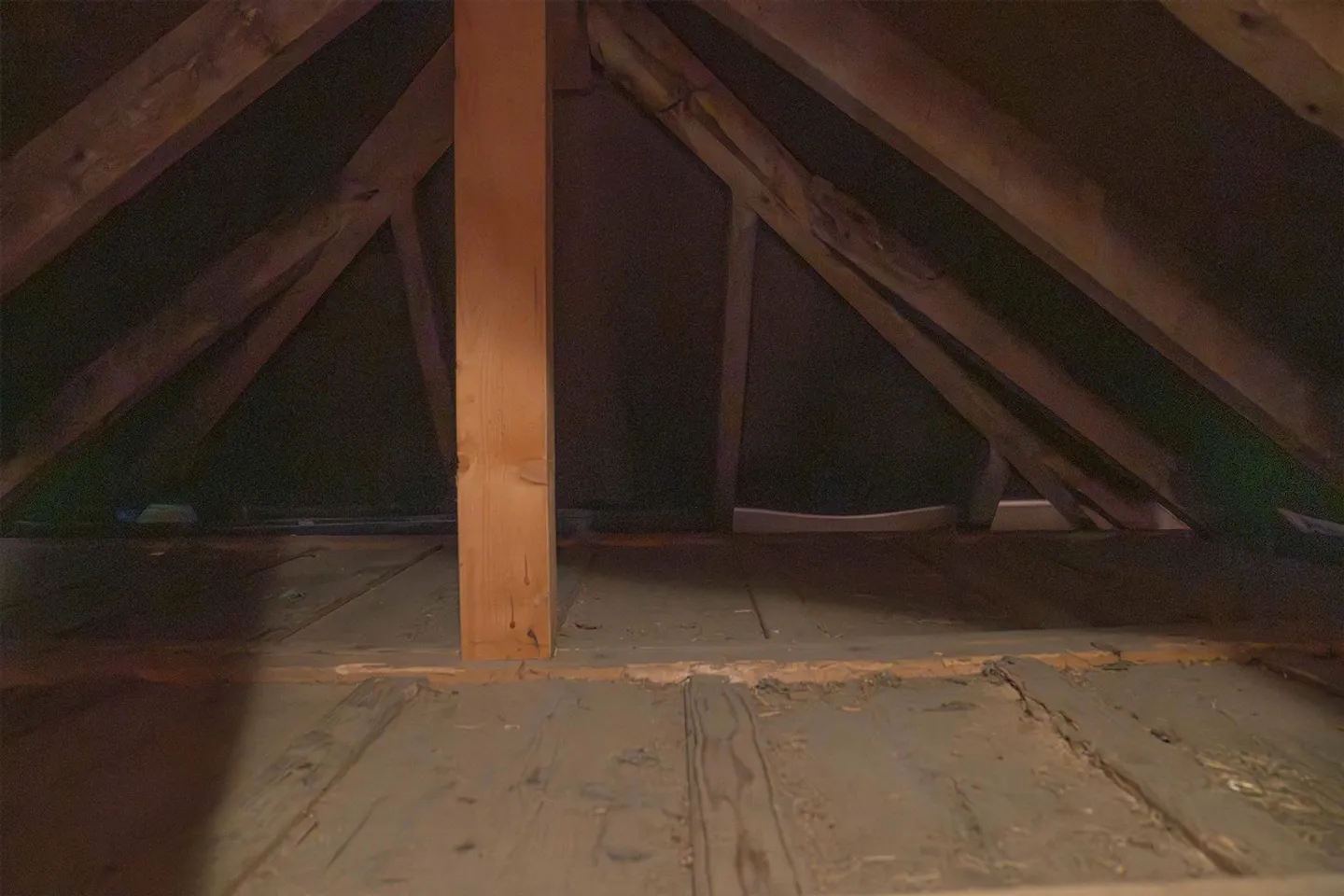 Space miracle with a usable area of approx. 211m2, lots of character and charm - Photo 27 of 29